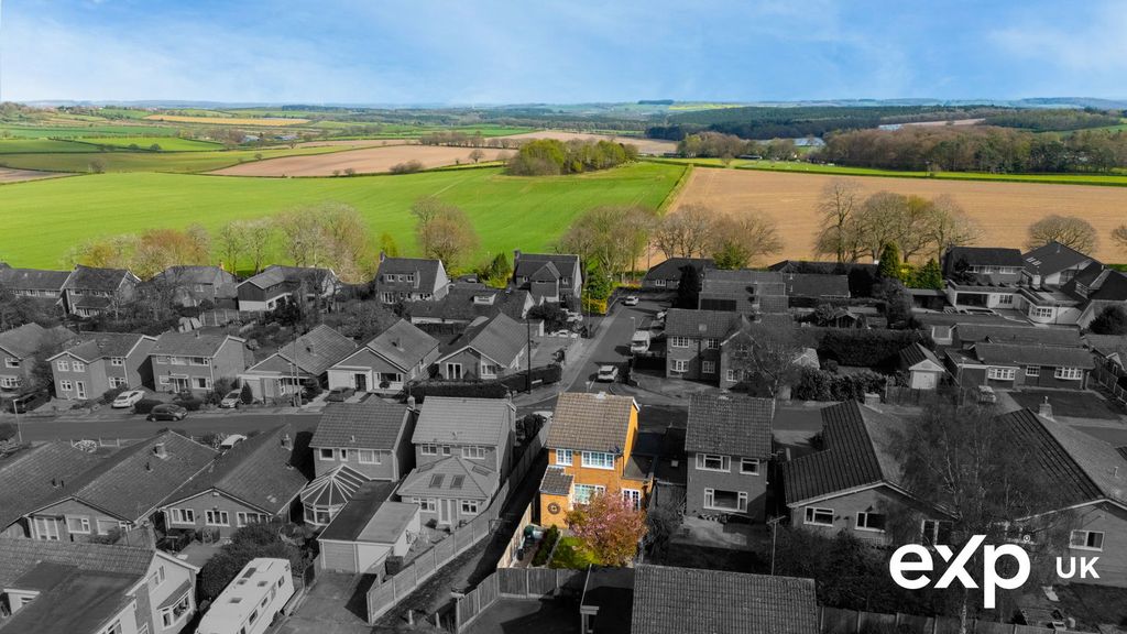 Property photo 2 of 30