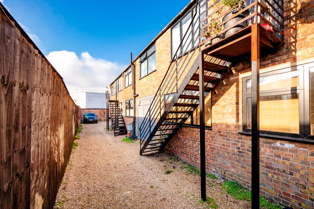 Property photo 2 of 14 January 2025 (15).Jpg