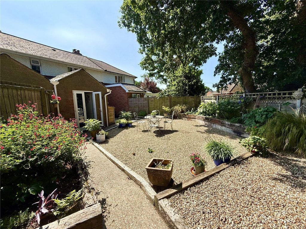 Property photo 2 of 17 Picture No. 24