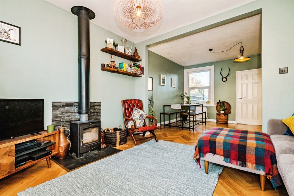 Property photo 3 of 14