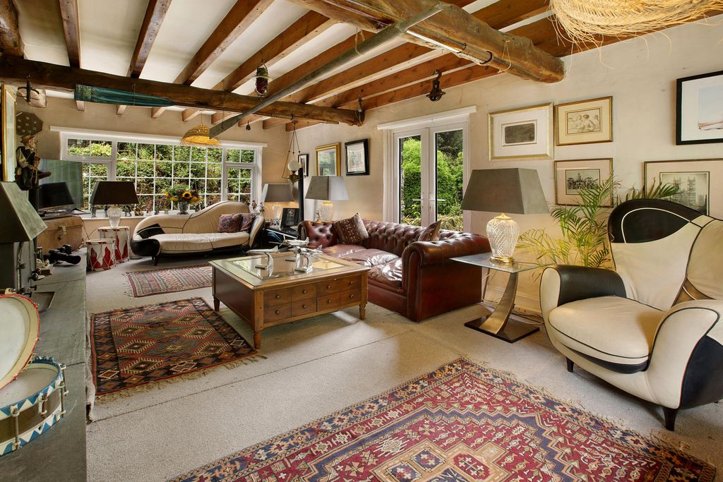 Property photo 3 of 17 Image