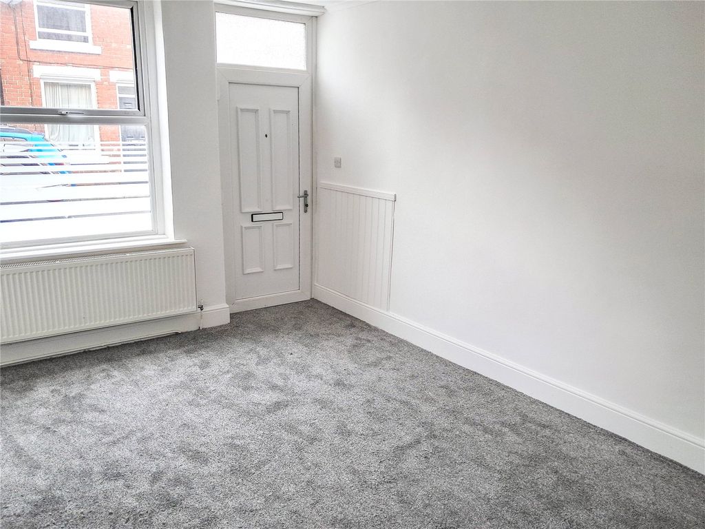 Property photo 2 of 11 Picture No. 18