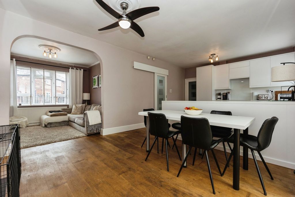Property photo 2 of 29 Pbox-Img.Jpg