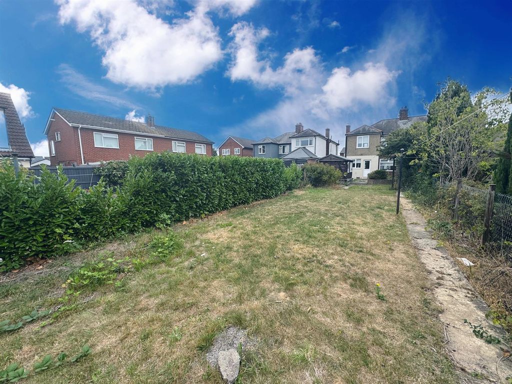 Property photo 2 of 20