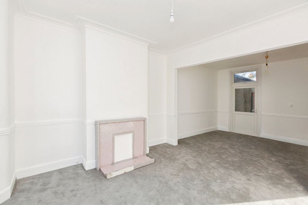 Property photo 3 of 17 Pbox-Img.Jpg