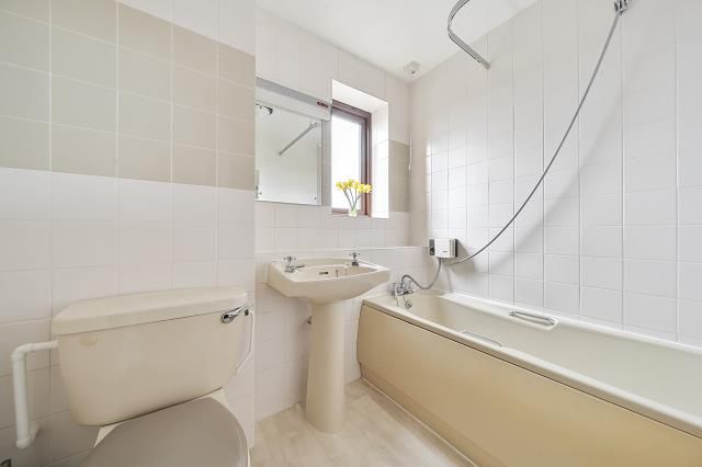 Property photo 3 of 13 Bathroom