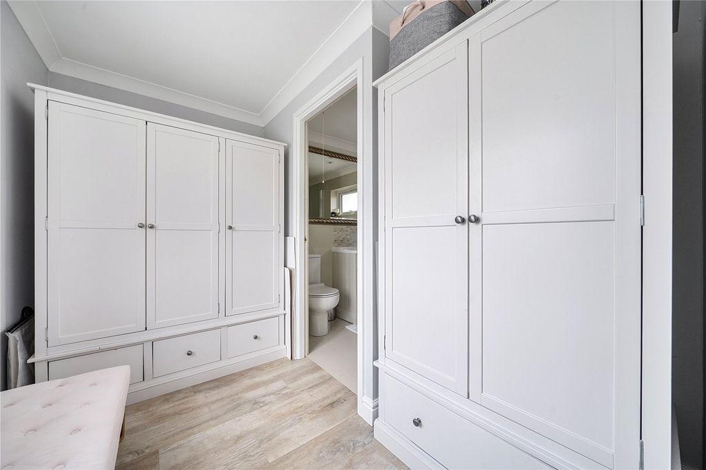 Additional image 13 of 5 bed detached house to rentChesterfield Drive, Sevenoaks, Kent TN13