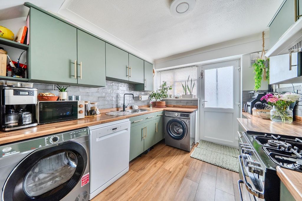 Property photo 3 of 13 1-6A9Ec41B86038-1516670 (10)-1.Jpg
