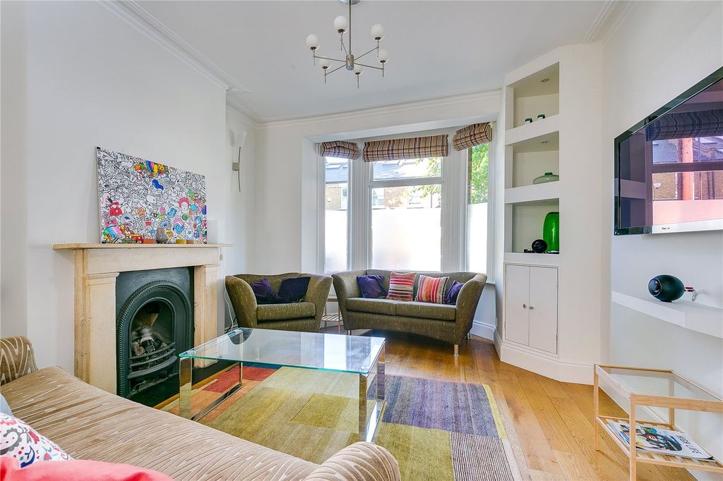Property photo 1 of 12