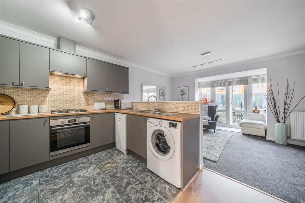 Property photo 2 of 16