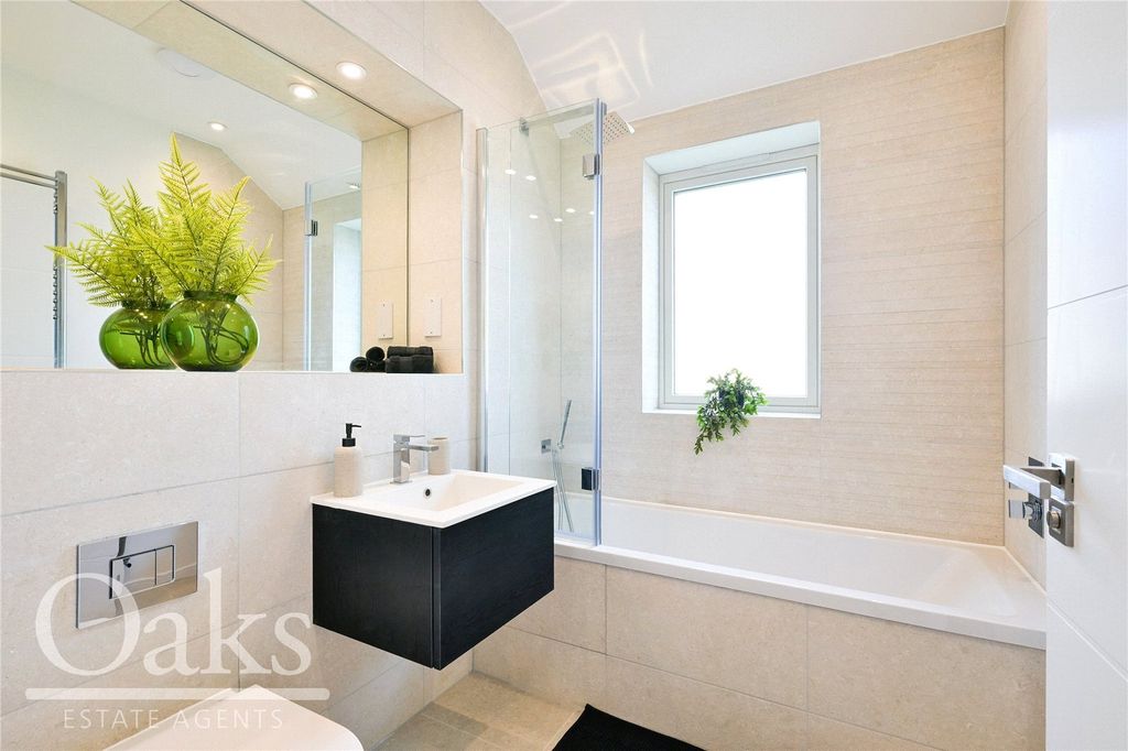 Property photo 3 of 30 Picture No. 16