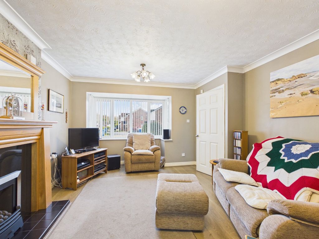 Property photo 2 of 18 4318736