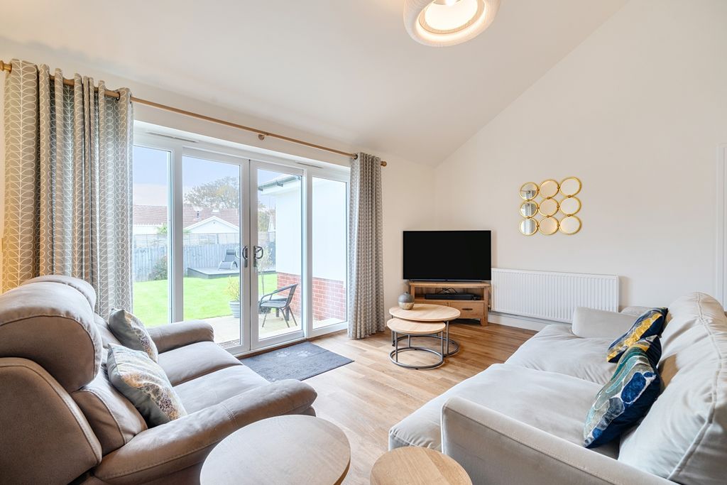 Property photo 2 of 20 1365784-11-68F20532Ddb01