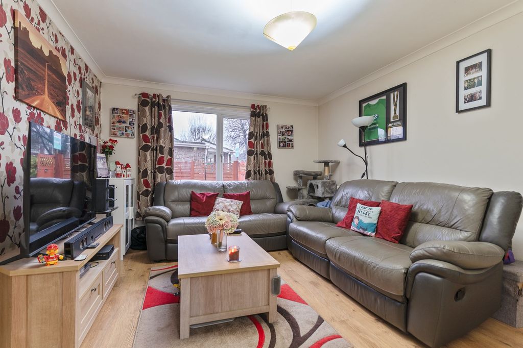 Property photo 3 of 20