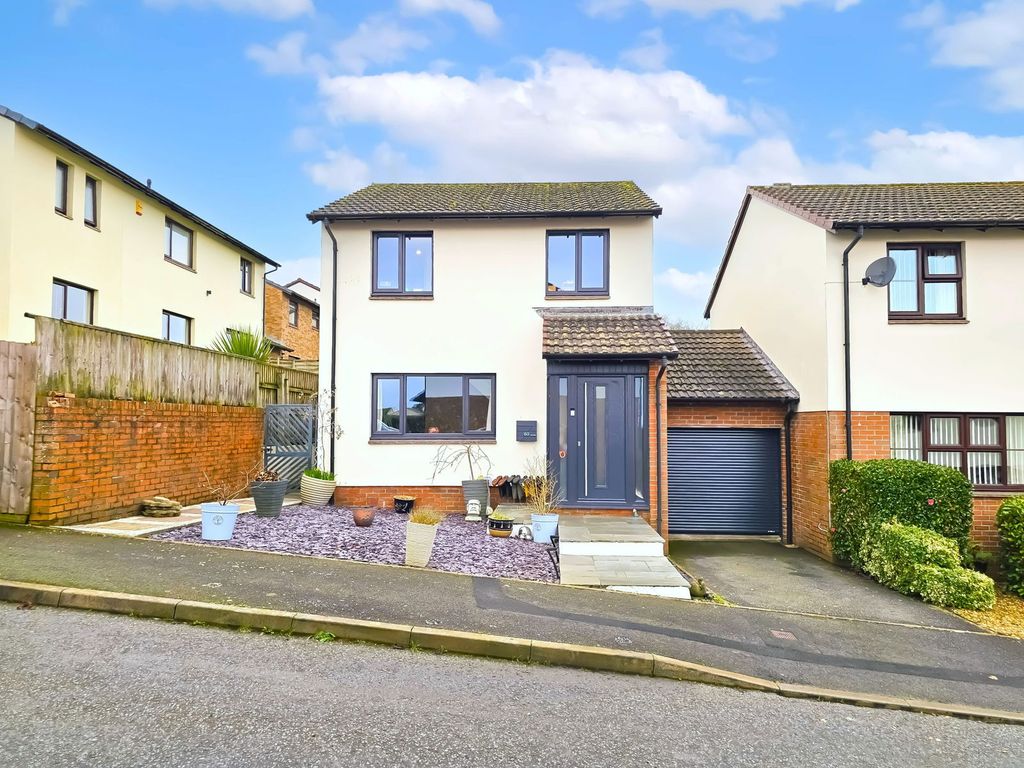 Property photo 1 of 23