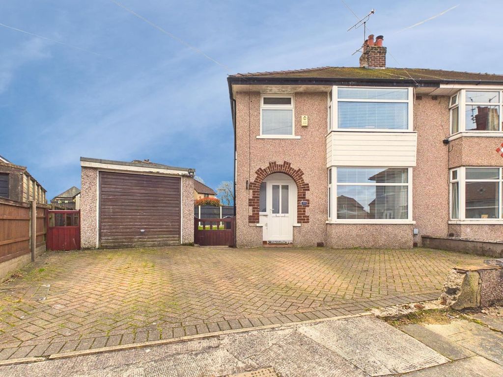 Property photo 1 of 17 External