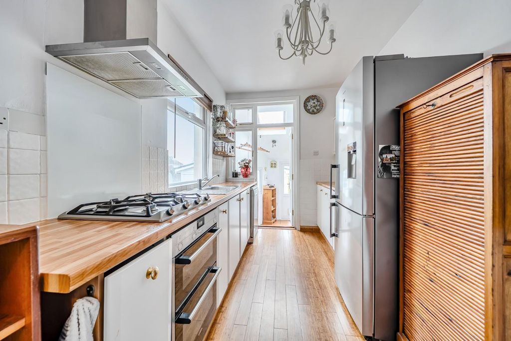 Property photo 2 of 21 1387578-1-6936F3ba8Ac25.Jpg