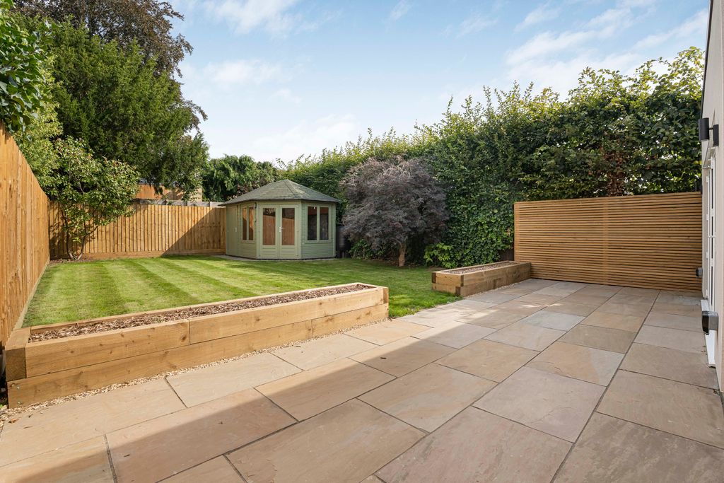 Property photo 2 of 38 660605