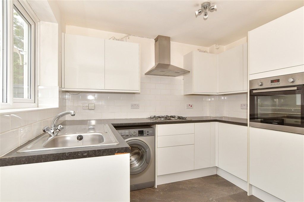 Property photo 3 of 6 Kitchen