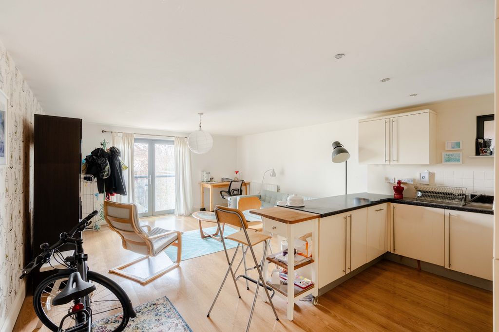 Property photo 3 of 23 14