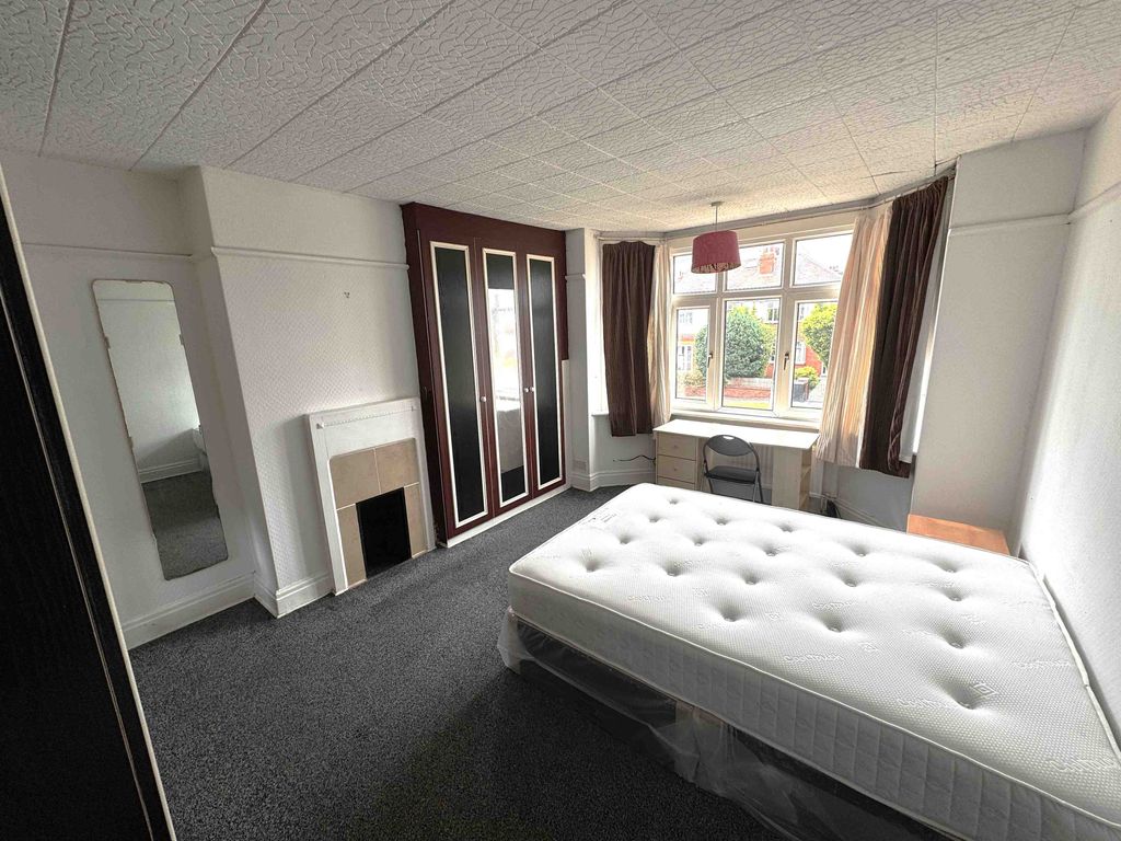 Property photo 2 of 9 Photo