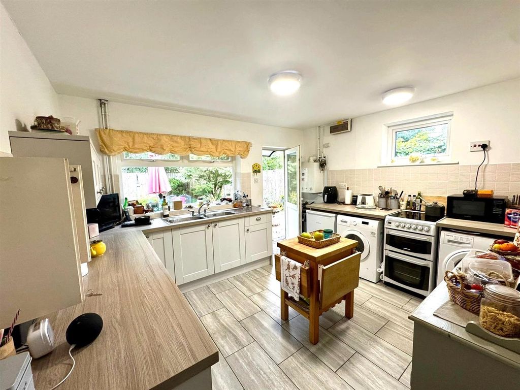 Property photo 2 of 23 Kitchen