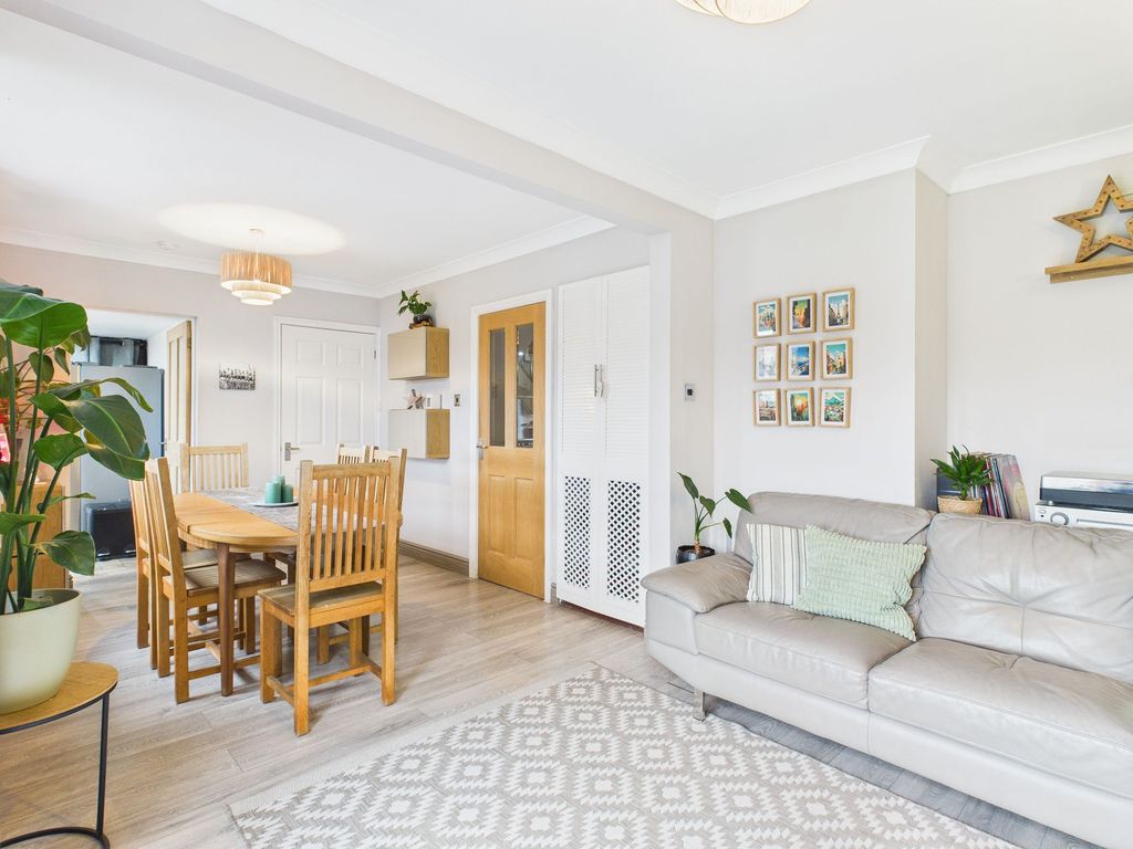 Property photo 3 of 30 Open-Plan Living/Dining Room
