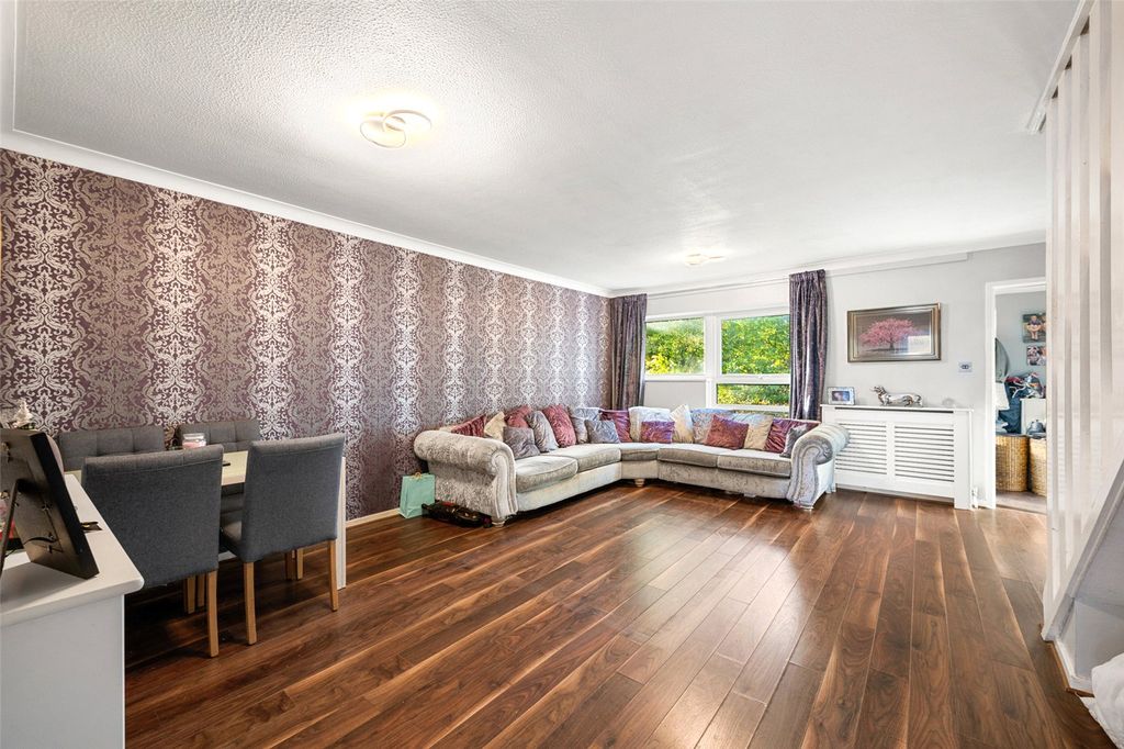 Property photo 2 of 11 Picture No. 15