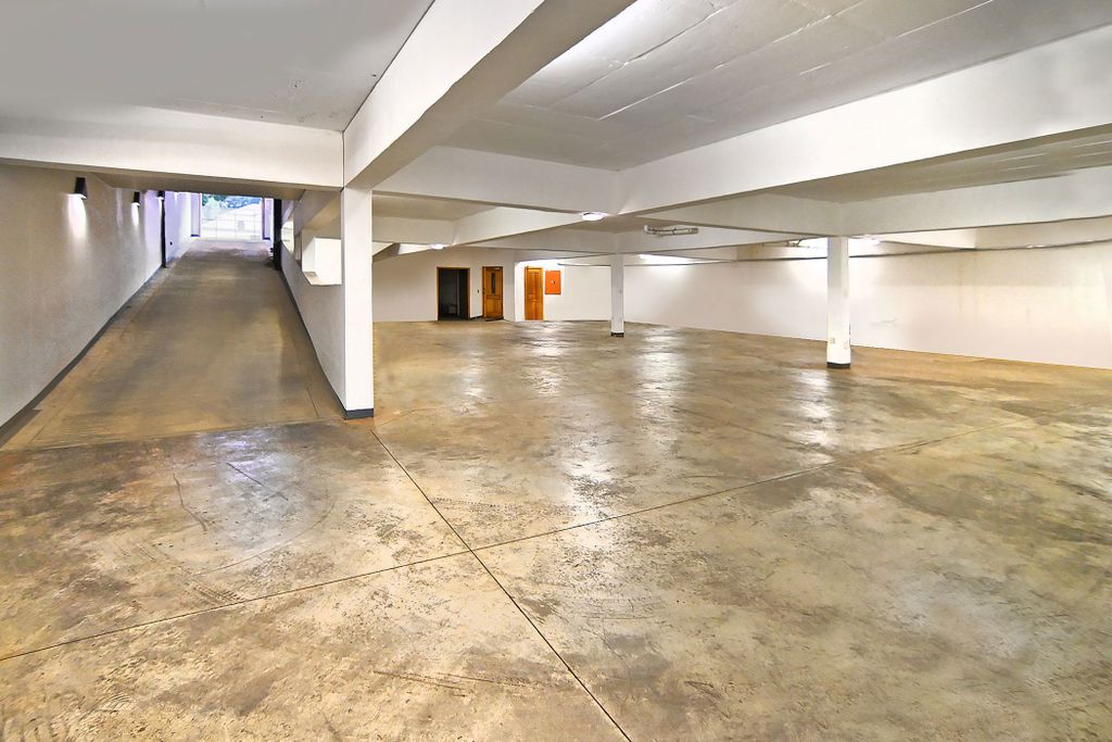 Property photo 3 of 62 Hp1696201