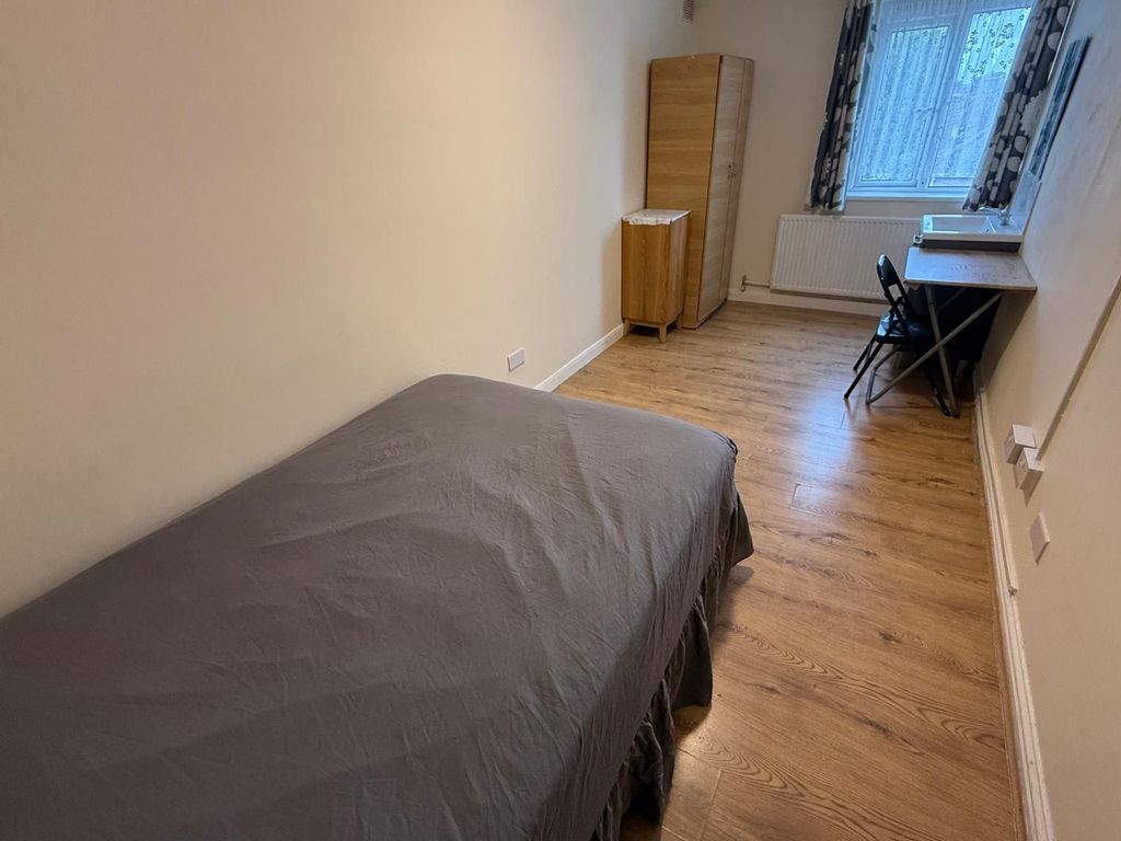 Property photo 1 of 4