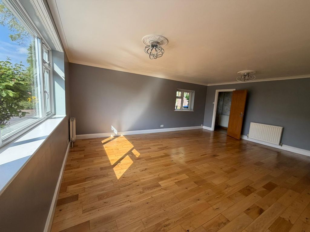 Property photo 2 of 11 Photo 2