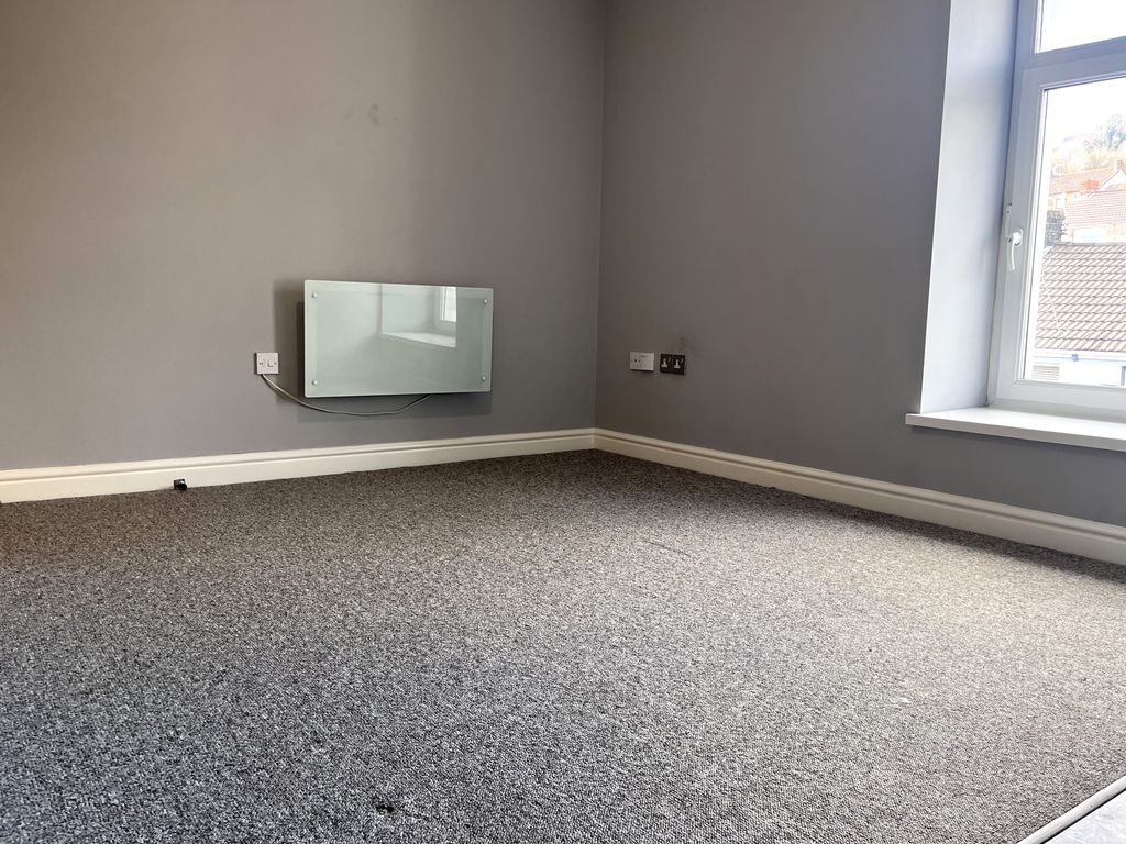 Property photo 2 of 7 Living Room