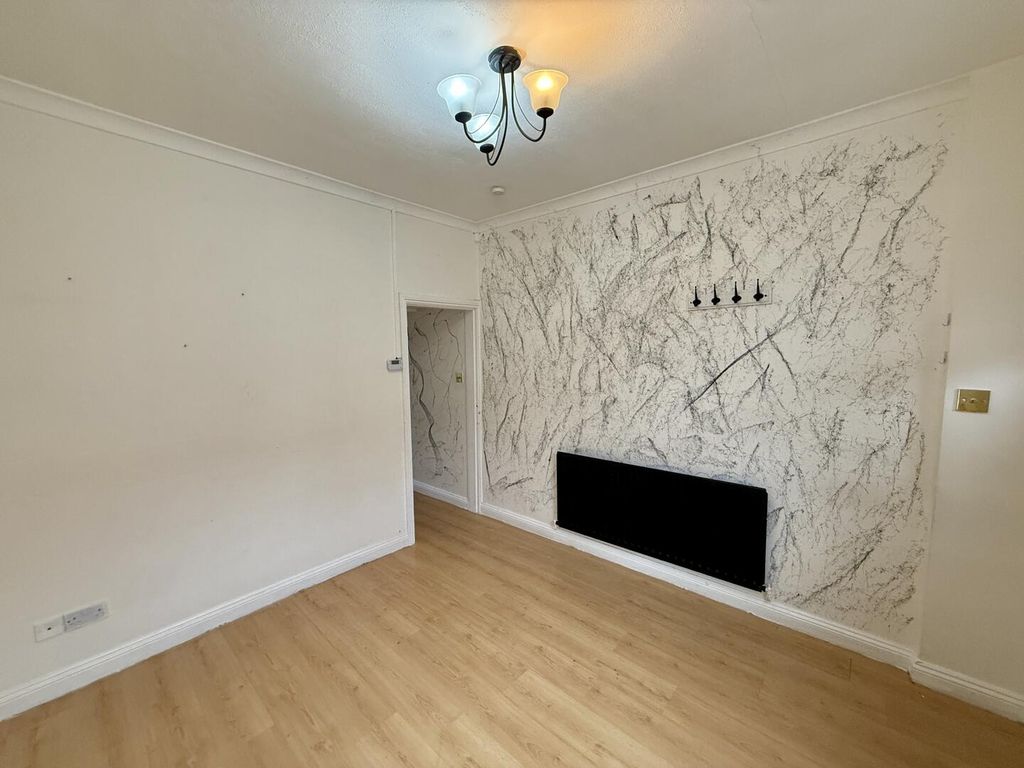 Property photo 3 of 25 Living Room