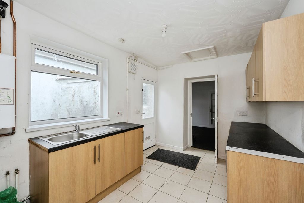 Property photo 3 of 17 Pbox-Img.Jpg