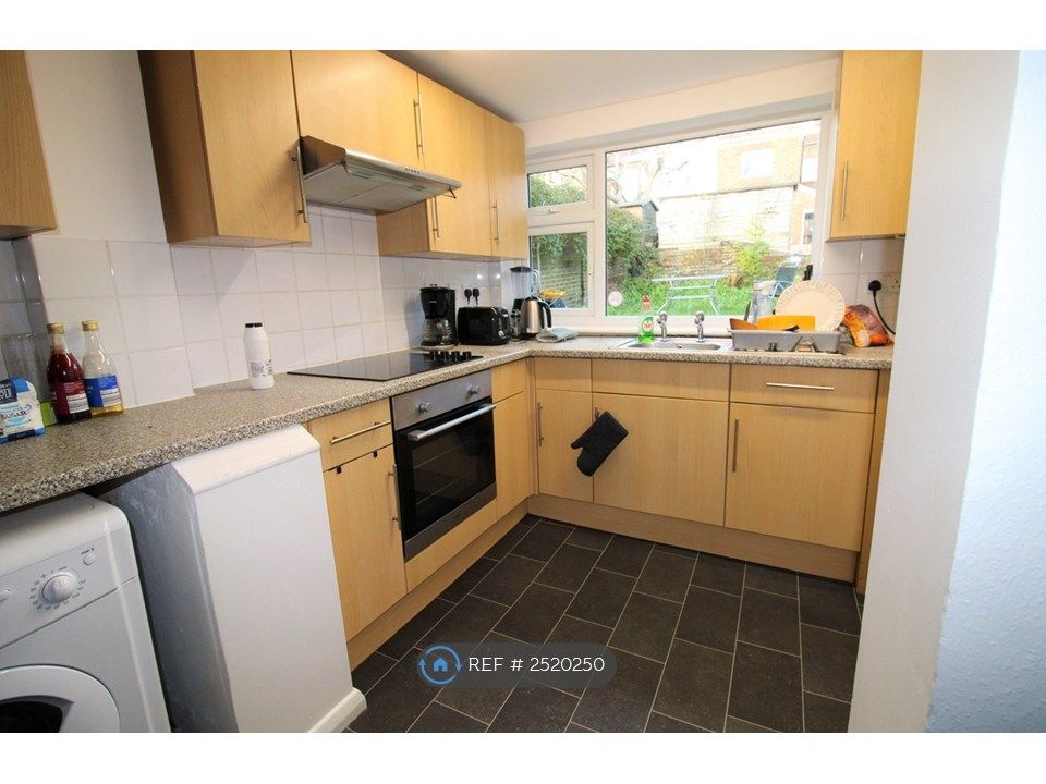 Property photo 2 of 24 Kitchen