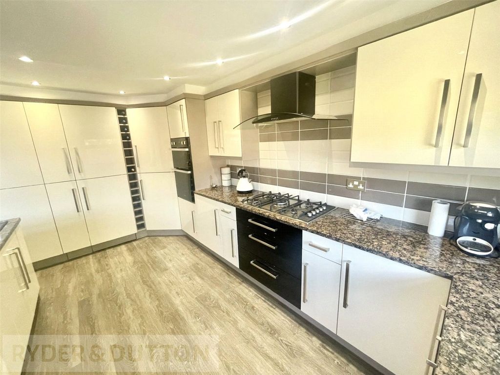 Property photo 3 of 21 Kitchen