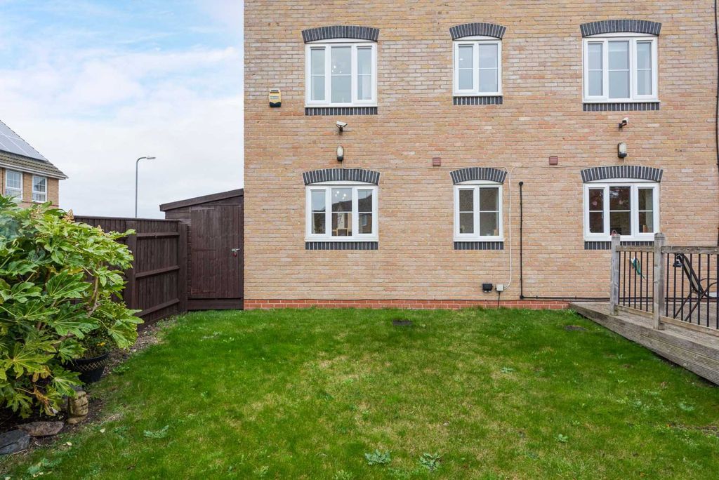 Property photo 2 of 22