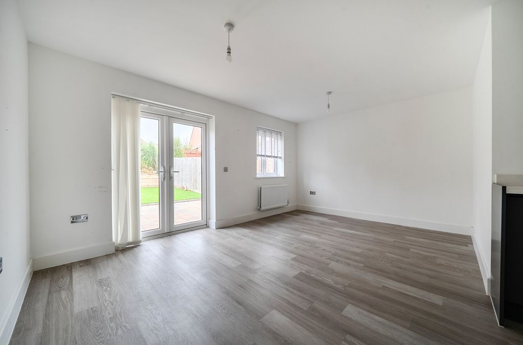 Property photo 2 of 12 1508632-17-6A842A...