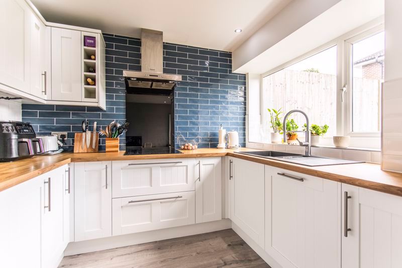 Property photo 2 of 15 Photo 11