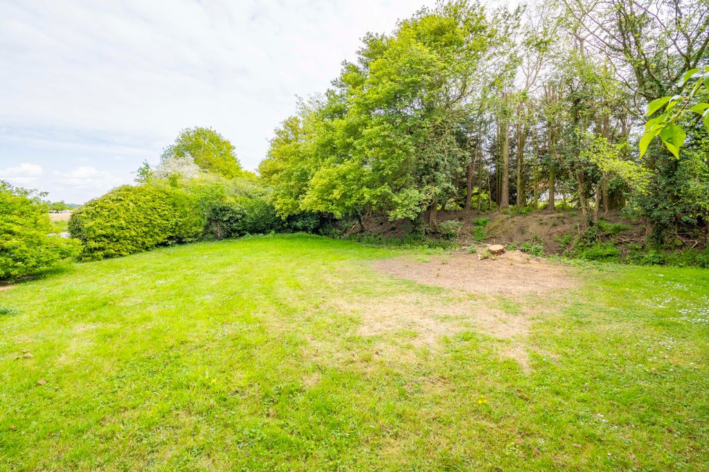 Property photo 3 of 6