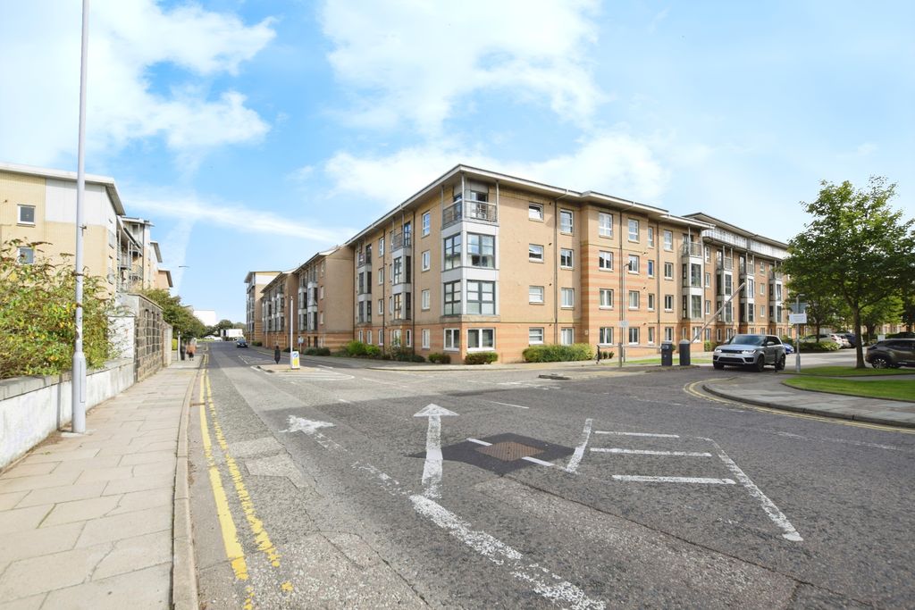 Property photo 2 of 14 Flat One