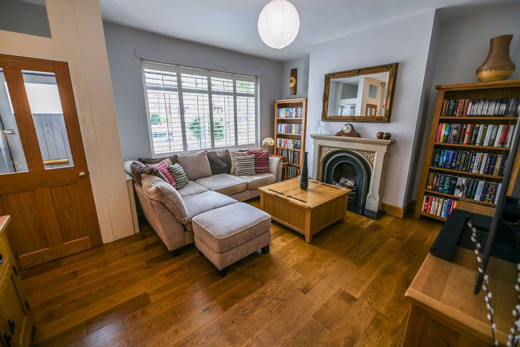 Property photo 2 of 14 Sitting Room