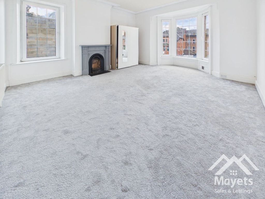 Property photo 2 of 29