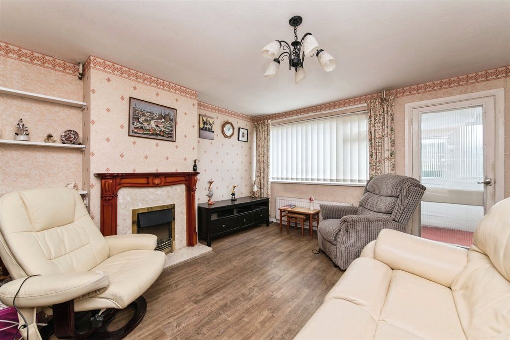 Property photo 2 of 14 Picture No. 04