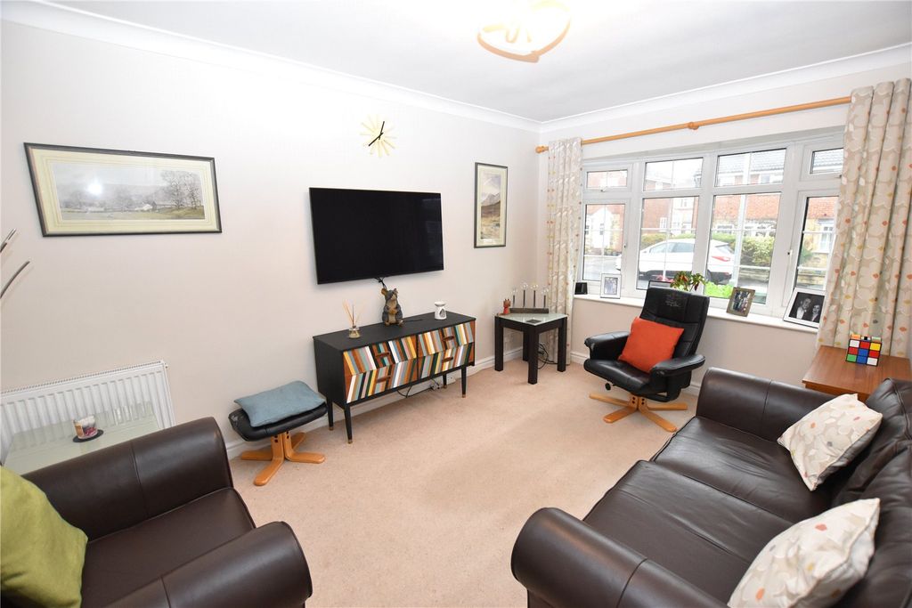 Property photo 2 of 16 Picture No. 30