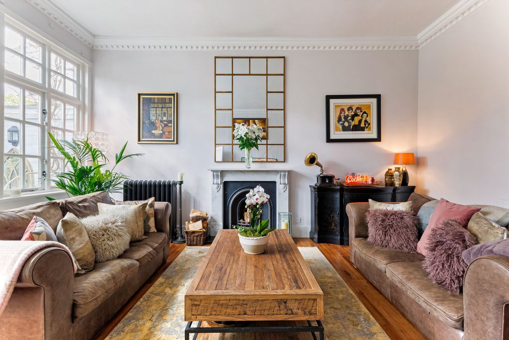 Property photo 2 of 23