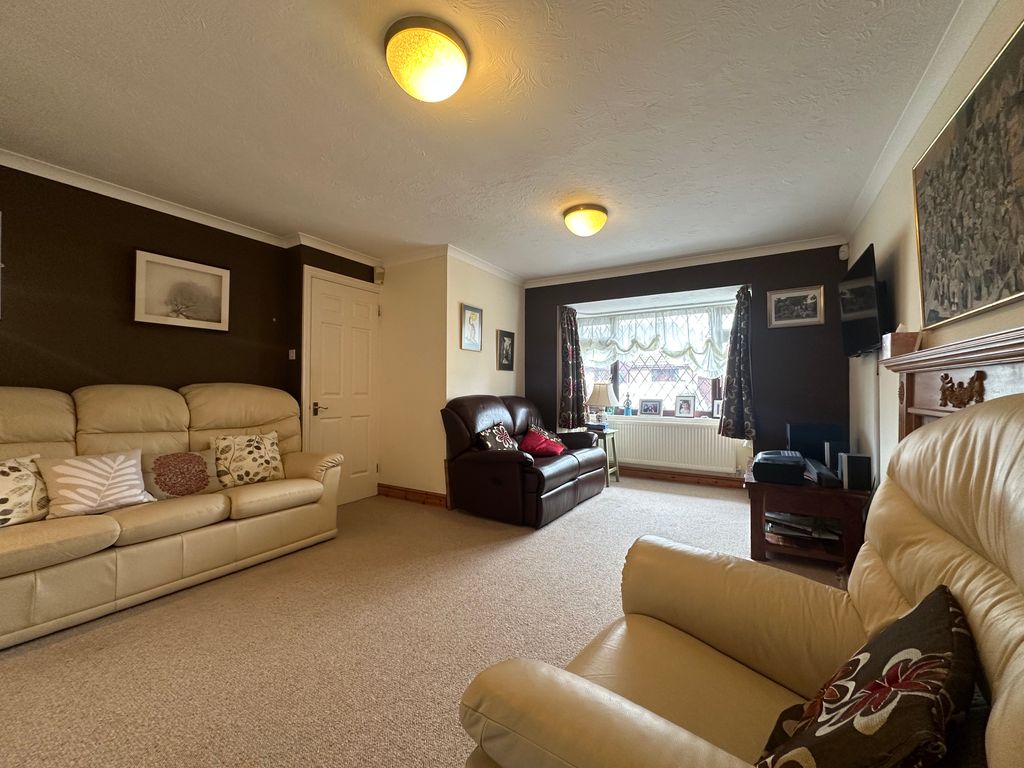 Property photo 3 of 21