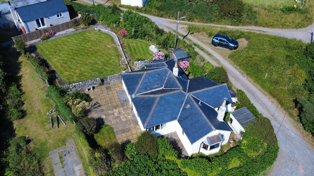 Property photo 2 of 10
