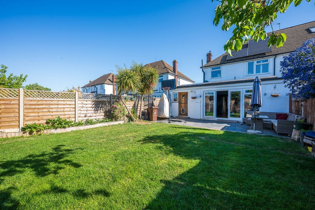 Property photo 2 of 20