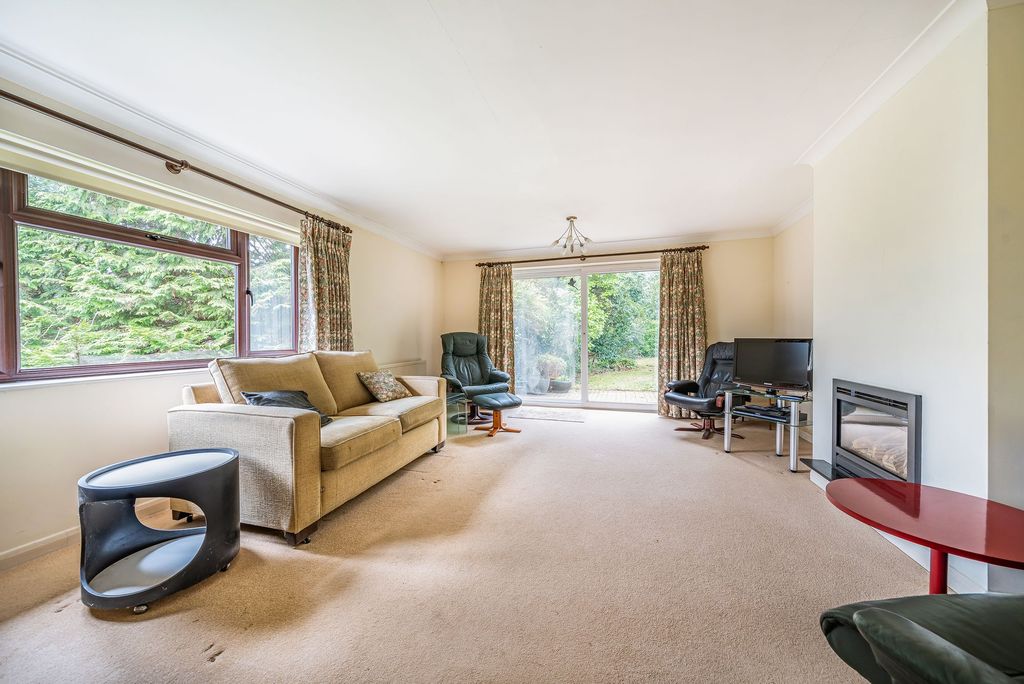 Property photo 2 of 13 Sitting Room